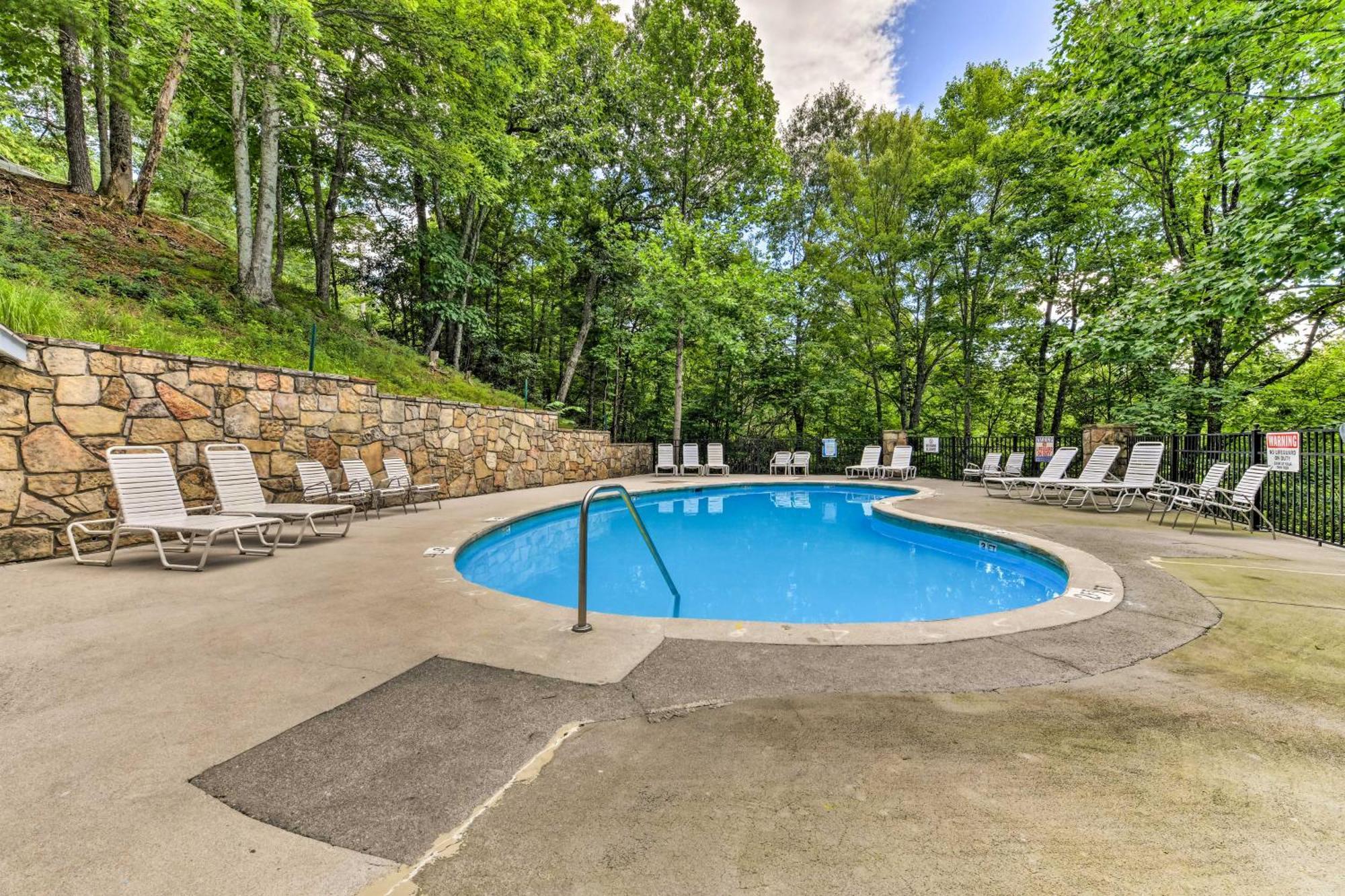 Updated Cobbly Nob Resort Home With Hot Tub! Gatlinburg Extérieur photo